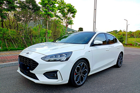 莆田二手福特福克斯 2020款 三厢 EcoBoost 180 手自一体 ST Line