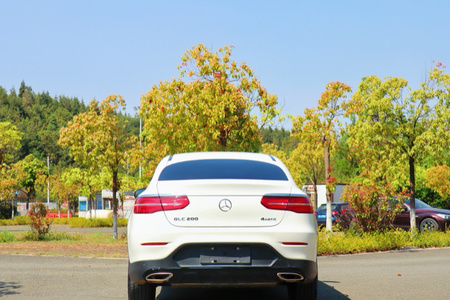 怒江二手奔驰GLC轿跑 2018款 GLC 200 4MATIC 轿跑SUV