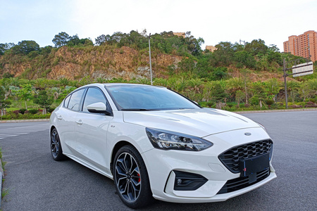 莆田二手福特福克斯 2020款 三厢 EcoBoost 180 手自一体 ST Line
