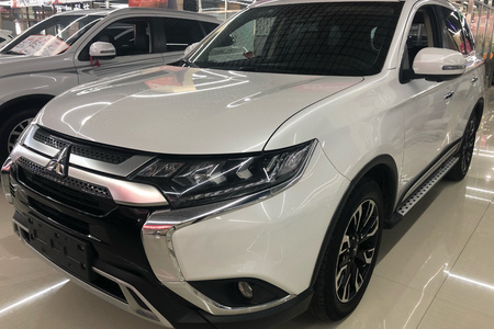 哈尔滨二手三菱欧蓝德 2019款 2.4L CVT 四驱 致享版 7座 国V