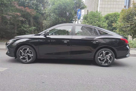 嘉兴二手名爵5 2021款 180DVVT CVT 青春豪华版